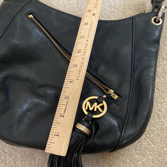 Michael Kors black leather purse, shoulder strap, zipper - Picture 10 of 13